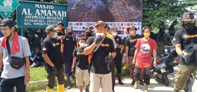 Giat bersih bersih sungai kali jambe bekasi