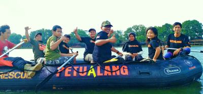 Giat bersih bersih sungai kali jambe bekasi