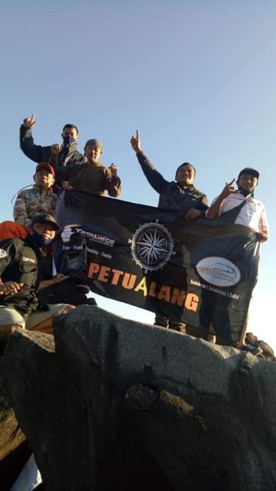 Penanaman pohon di Gunung Ceremai