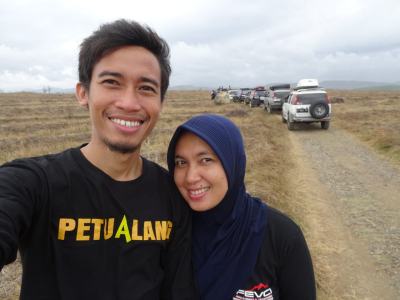 Berpetualang sambil berbagi