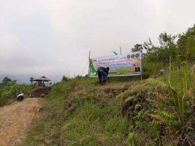 Penanaman Pohon dan Donasi di Kampung Cipta Gelar