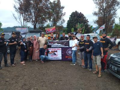 Penanaman Pohon dan Donasi di Kampung Cipta Gelar