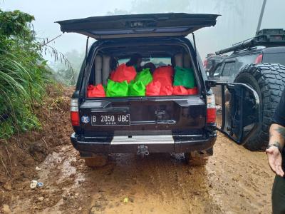 Rescue bantuan untuk bencana banjir bandang bogor barat