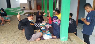 Perbaikan mushola di kampung cikoneng bedeng
