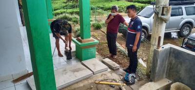 Perbaikan mushola di kampung cikoneng bedeng