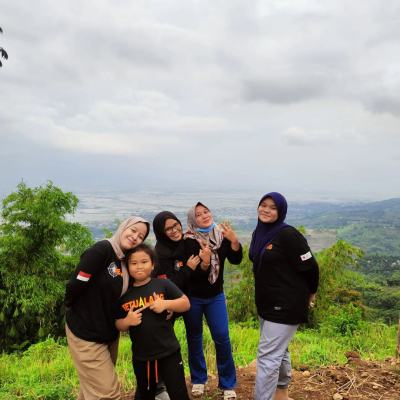 Penanaman pohon di bandung gunung pipisan