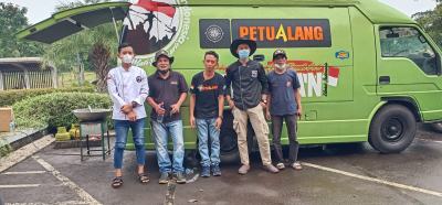 Mengadakan kegiatan santunan anak yatim dan mengadakan berbagi takjil di bulan suci romadhan di Cileungsi sekitar