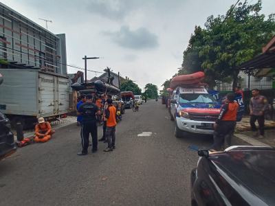 Respon dayung patah ( hanyut di sungai)