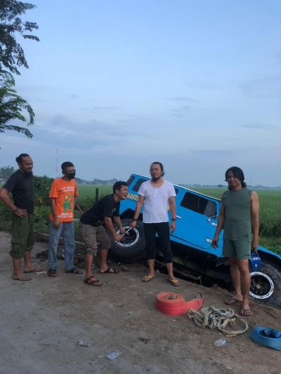 Rescue dan drop logistic untuk banjir Bekasi & Karawang